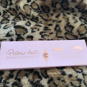 Charlotte Tilbury pillow talk eye pallete